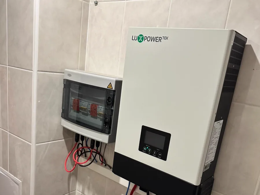 Вузол резервного живлення: інвертор LuxPower, щиток і акумулятор